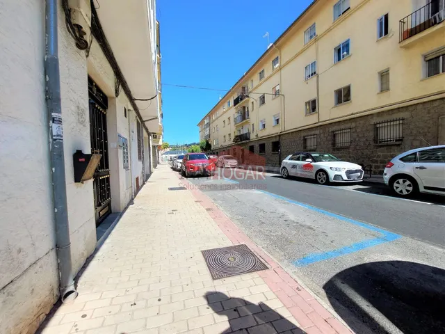 LOCAL COMERCIAL EN ÁVILA, CALLE CUARTEL DE LA MONTAÑA - foto 2
