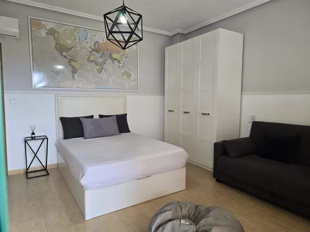 UNIFAMILIAR EN EL ALTET (ELCHE). — 23