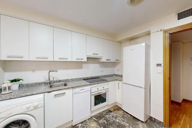 Piso de 3 dormitorios, vestidor y 134 m2 en pleno centro de Murcia – Calle Platería — 16