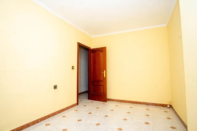 Amplio y luminoso piso en Cadiz, a solo diez minutos de la Playa Victoria — 27