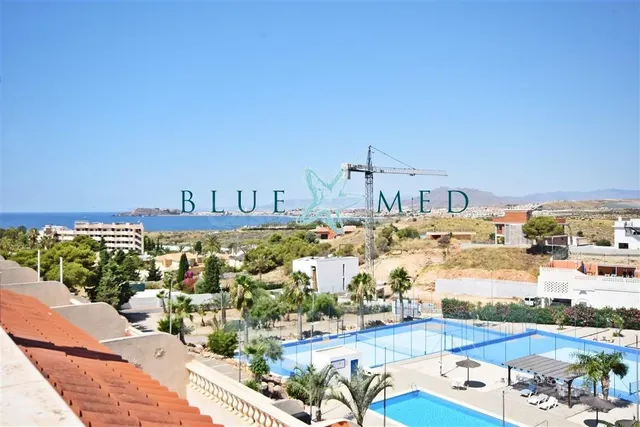 APARTAMENTO CON AMPLIA TERRAZA, PISCINA COMUNITARIA Y VISTAS - foto 2