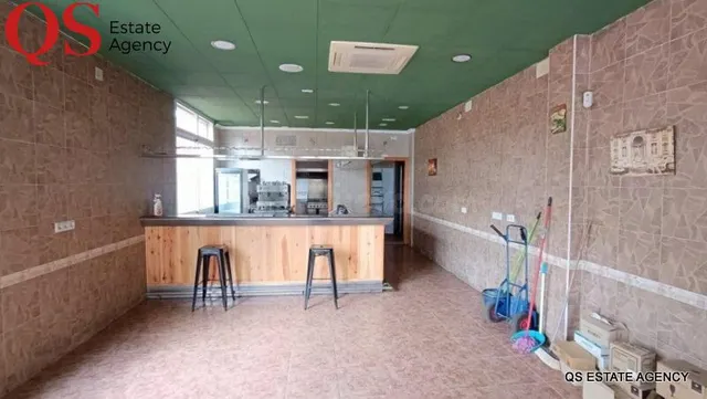 Restaurante totalmente equipado y con licencia activa en el  - foto 2