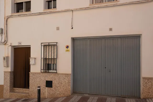 CASA CON GARAJE EN EL CENTRO DE LANJARÓN — 17