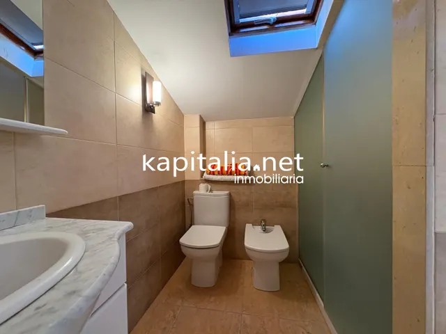 EXCLUSIVO ADOSADO A LA VENTA LISTO PARA ENTRAR A VIVIR EN ANNA — 5