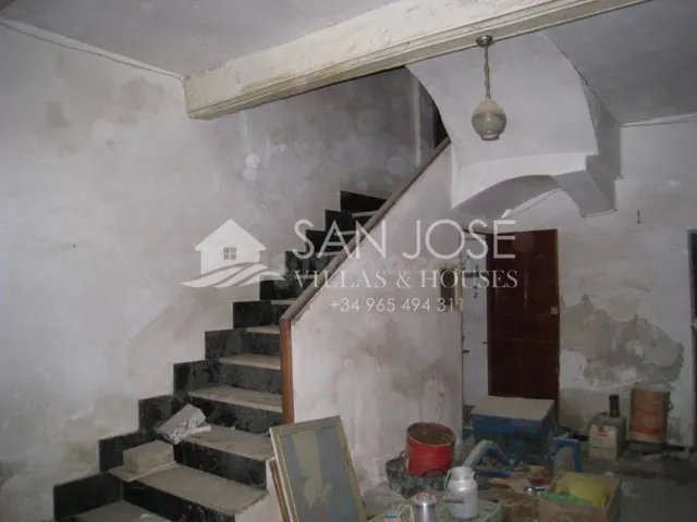 VENTA DE CASA PARA REFORMAR EN ASPE — 3