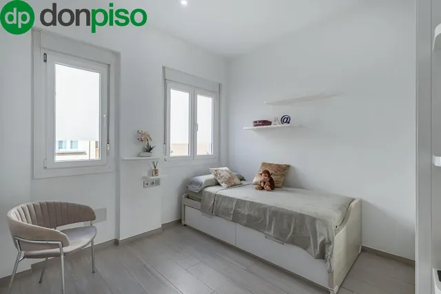 PISO COMPLETAMENTE REFORMADO EN CALLE RECOGIDAS — 26