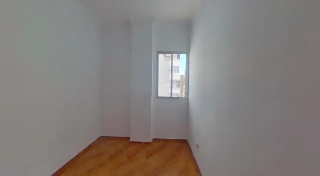 Piso en la Avenida José Mesa y López — 13