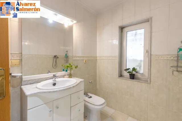 Casa en esquina en venta en Las Gabias — 31