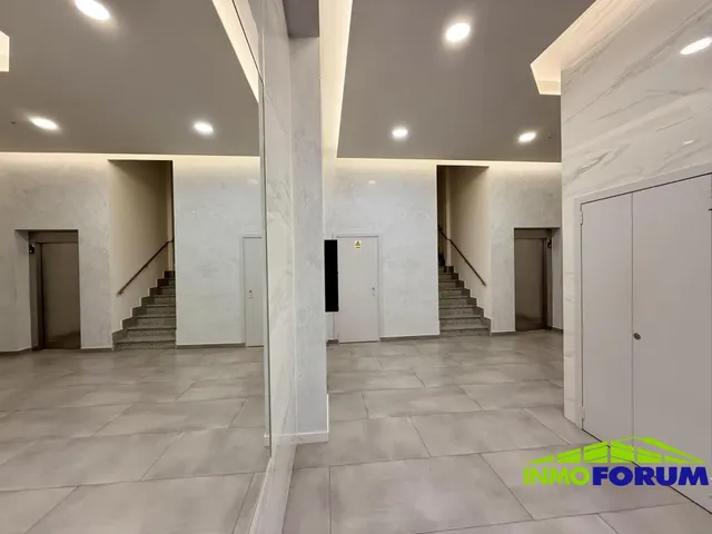 Piso SEMINUEVO a 5 minutos de El Corte Inglés con GARAJE y TRASTERO — 32