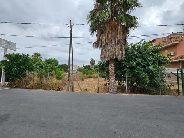 VIVIENDA CON TERRENO — 2