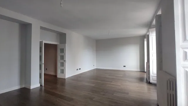 Piso 4 habitaciones 258m² en venta - Centro — 30