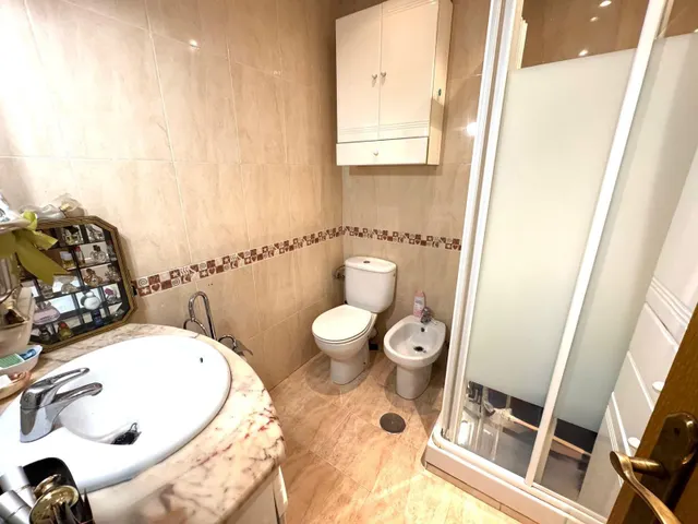 Amplia Vivienda de 4 habitaciones — 15
