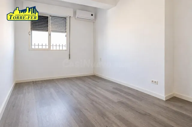 VIVIENDA DE TRES DORMITORIOS EN VENTA JUNTO CTRA SIERRA ALHA - foto 4