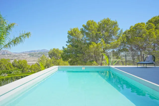 Villa 4 habitaciones 560m² en venta - montemar — 44