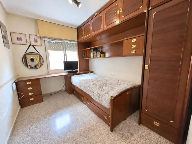 Amplio piso de 3 habitaciones junto a la Glorieta y el puerto de Santa Pola — 21