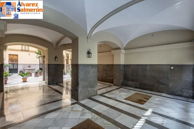 PISO COMPLETAMENTE REFORMADO EN CALLE RECOGIDAS — 36
