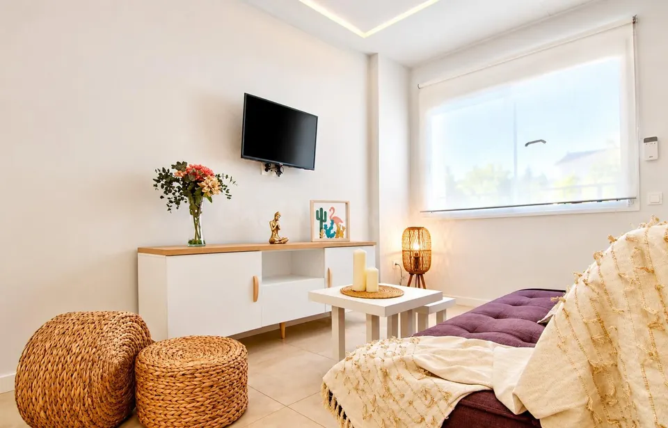 APARTAMENTOS MODERNOS E INDEPENDIENTES TOTALMENTE REFORMADOS