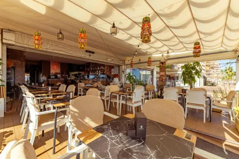 TRASPASO DE RESTAURANTE EN PRIMERA LÍNEA DE PLAYA – FUENGIROLA