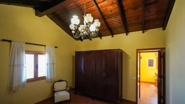 CASA REFORMADA CON AMPLIO TERRENO EN LA SOLANA, SAN MATEO — 25