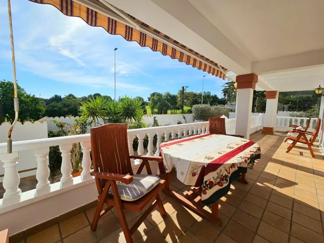BONITA VILLA INDEPENDIENTE EN CAMPOAMOR: 4 HAB, 3 BAÑOS - foto 4