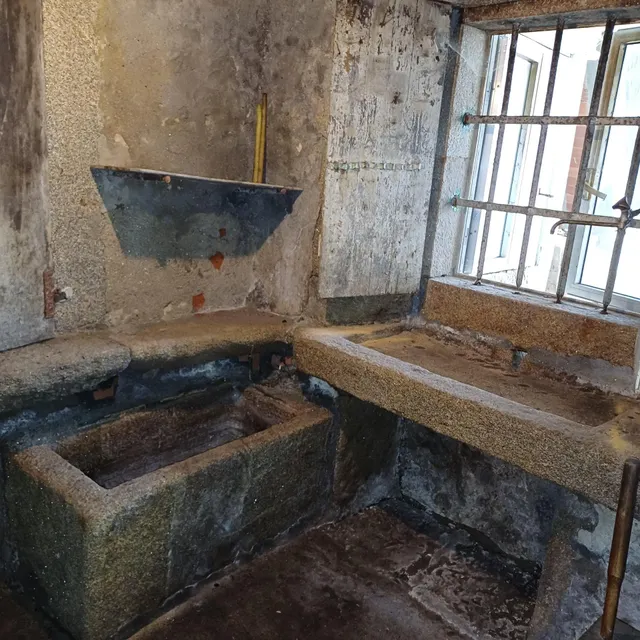 CASA EN VENTA PARA RESTAURAR — 10