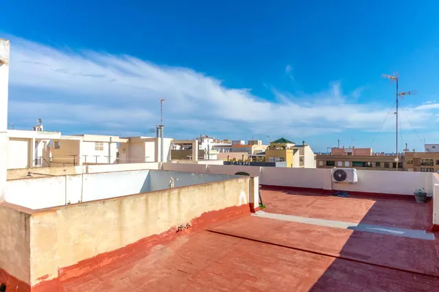 Elegante apartamento reformado de 3 dormitorios a 150 m de la playa del Cura, Torrevieja — 22