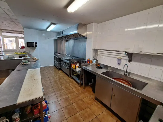 LOCAL EN MUY BUEN ESTADO — 2