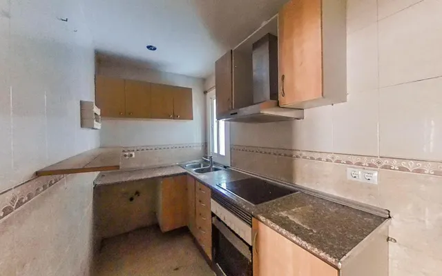 SE VENDE PISO EN BARCELONA, ZONA BON PASTOR — 4