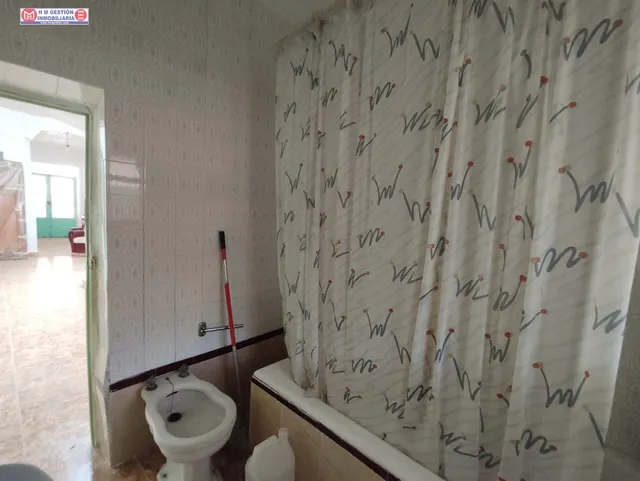 CASA EN PARCELA DE 250 METROS CON 9,20 METROS DE FACHADA — 23