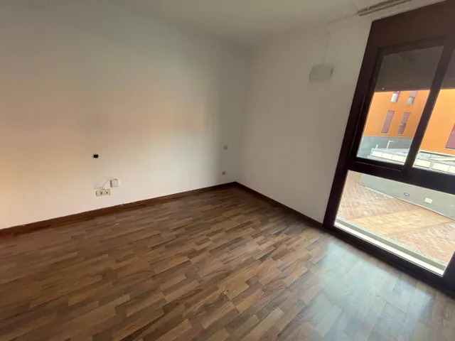 PISO EN VECINDARIO — 25