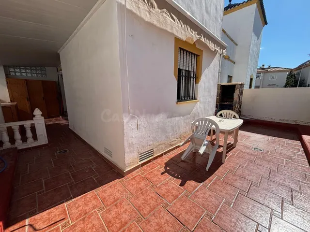 Oportunidad en Los Altos: Bungalow de 2 dormitorios con jardín privado y solárium — 5