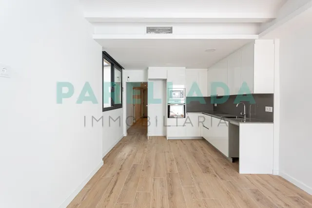 Bajos con terraza totalmente reformados — 11