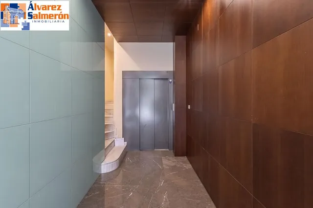 Ático dúplex junto Alhamar con 2 garajes y 2 trasteros — 31