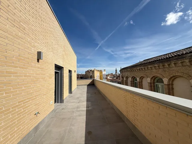 Ático en venta en Ramón y Cajal. Zaragoza - foto 2