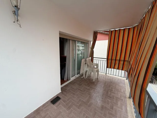 VIVIENDA ADOSADA DE 3 PLANTAS CON GARAJE , 4 habitaciones , AMPLIAS TERRAZAS EN SEGUR DE CALAFELL. — 10