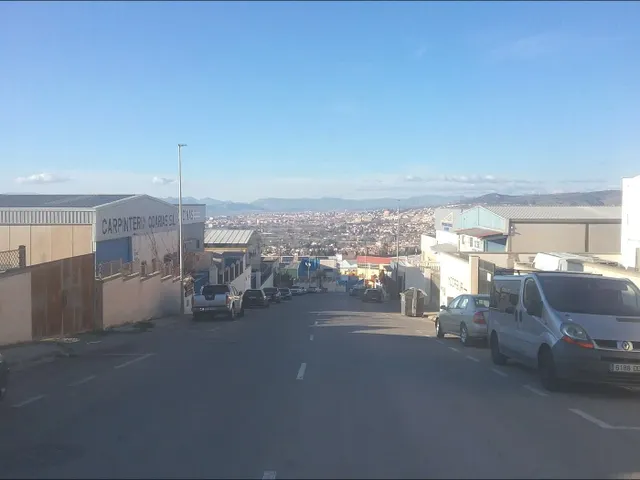 Solar industrial en las canteras, barrio de Monachil — 4