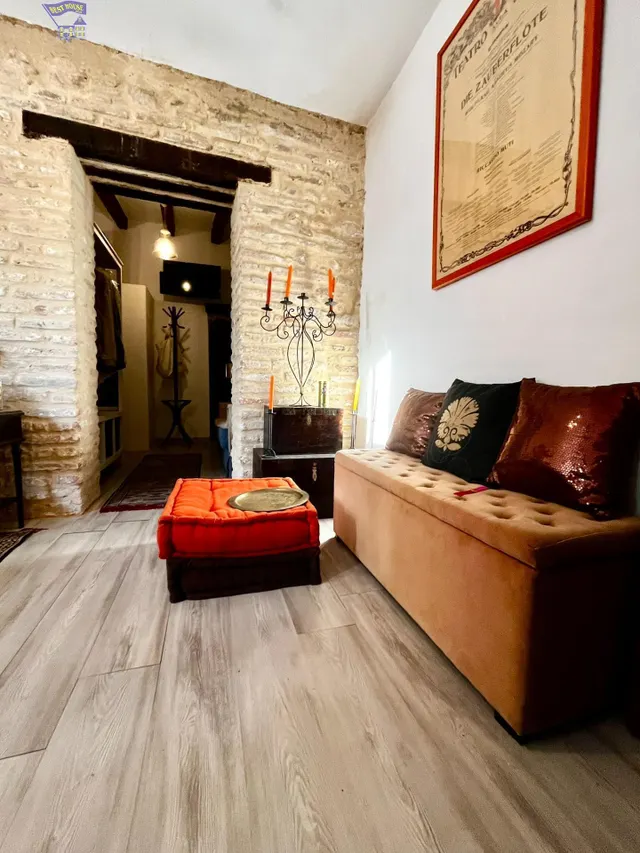 SE VENDE 2 PROPIEDADES  EN EL CASCO ANTIGUO DE ARCOS — 28