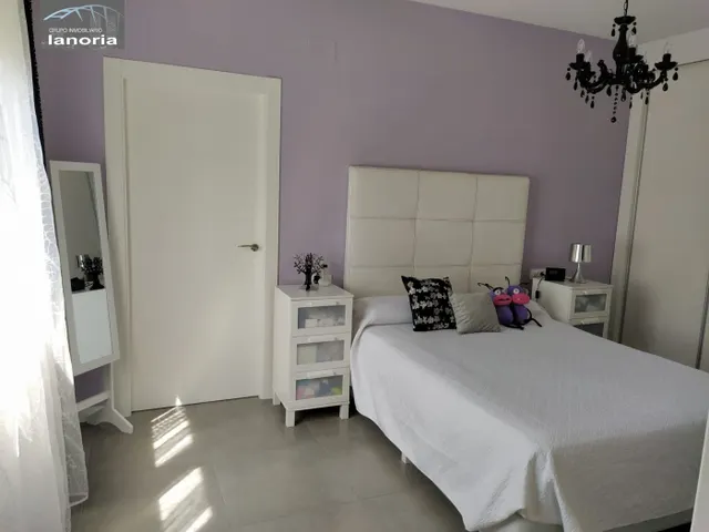 Grupo la Noria Vende Chalet Urbano de 370m2 a pocos km de Albacete. — 33