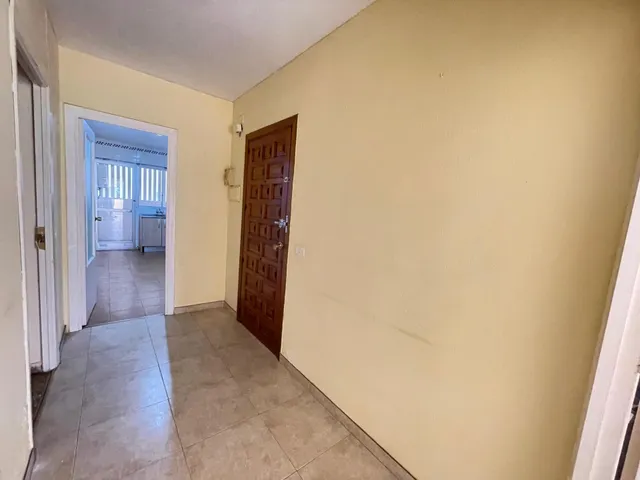 Piso junto a la Plaza de Toros. — 28