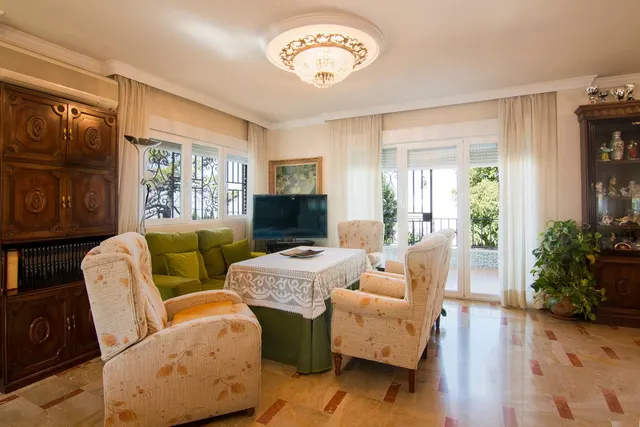 MAGNIFICO CHALET CON PISCINA EN COLINAS BERMEJAS — 14