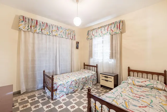 CASA CON MÁS DE 4000 METROS DE PARCELA EN MONACHIL — 35