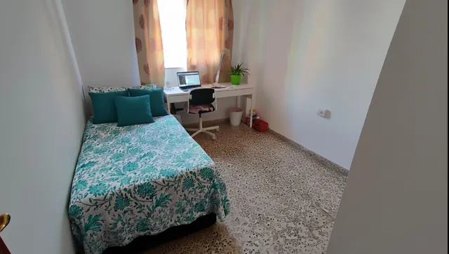 Piso de 4 dormitorios en zona Carlos Haya — 6