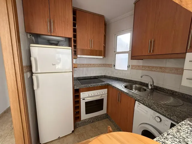 Ático de 1 dormitorio con terraza, solárium y piscina comuni - foto 4