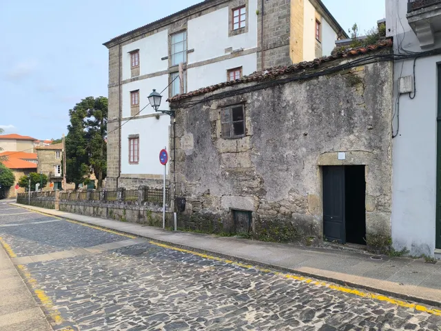 CASA DE PIEDRA EN ZONA MONUMENTAL — 8