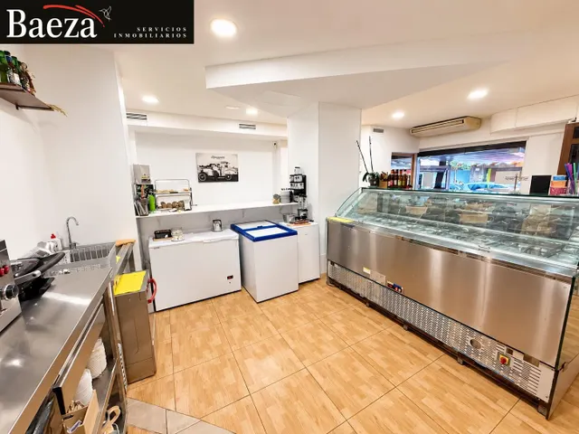 Traspaso de heladería-cafetería totalmente equipada — 7