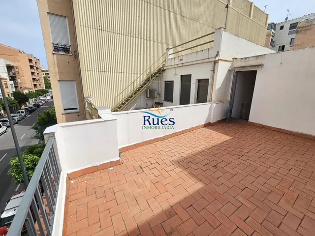 CASA EN BUEN ESTADO CENTRICA, EN CASTELLON DE LA PLANA - foto 3