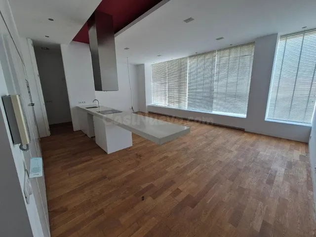 Piso amplio con ascensor en Los Castros – A Coruña