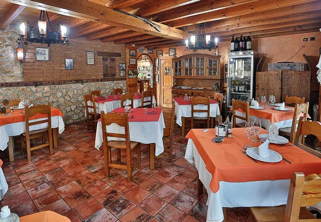 RESTAURANTE Y CASA RURAL EN VENTA O TRASPASO, LA SANTA ESPINA (VALLADOLID) — 12