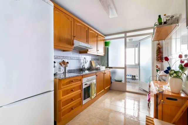 Apartamento de esquina de 3 dormitorios, 2 baños, parking y  - foto 5