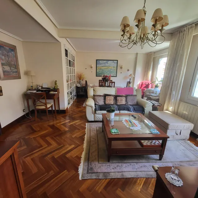 Inmobiliaria indautxu vende en doctor areilza piso exterior con terraza — 17